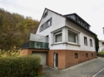 Saniertes Ein-/Zweifamilienhaus in attraktiver Lage mit Ausbaupotenzial - Außenansicht #01