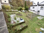Saniertes Ein-/Zweifamilienhaus in attraktiver Lage mit Ausbaupotenzial - Garten #03