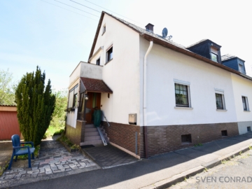 -VERKAUFT- Bezahlbares Wohnen – Einfamilienhaus mit schönem Garten in Oberstein, 55743 Idar-Oberstein, Doppelhaushälfte