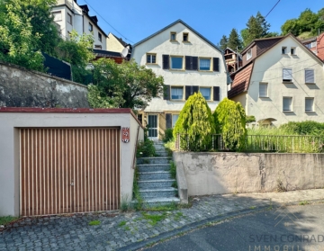 Großes Potential! Sanierungsbedürftiges Wohnhaus mit toller Aussicht in Oberstein, 55743 Idar-Oberstein, Einfamilienhaus
