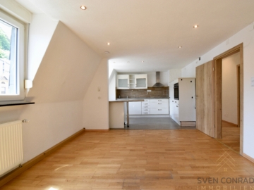 -VERMIETET- Zentrale Lage! Schöne 3ZKB-Wohnung mit EBK in Idar!, 55743 Idar-Oberstein, Dachgeschosswohnung