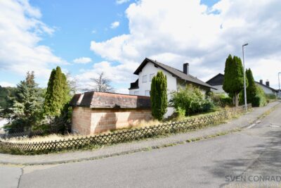 Attraktives Baujahr, vielseitig nutzbar – Großzügiges Wohnhaus in Idar-Oberstein, 55743 Idar-Oberstein, Einfamilienhaus