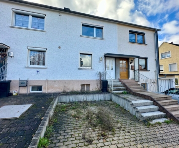 Gestaltungspotenzial – Kompaktes Einfamilienhaus in Idar-Oberstein, 55743 Idar-Oberstein, Reihenmittelhaus
