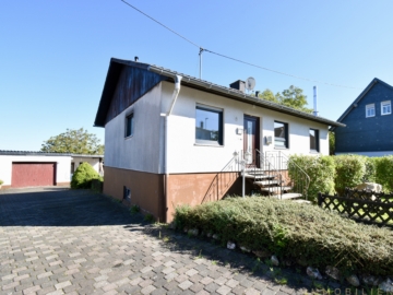 Direkt einziehen! Freistehendes Einfamilienhaus mit großzügigem Grundstück in Herborn, 55758 Herborn, Einfamilienhaus