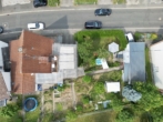 -VERKAUFT- Bezahlbares Familiennest - Freistehendes EFH mit Garten/Garagen - Luftaufnahme #01
