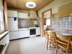 -VERKAUFT- Ruhige Lage - Freistehendes Einfamilienhaus mit Garten und Garagen - OG Küche #01