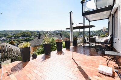 Stadtblick trifft Wohncharme! Gepflegtes Einfamilienhaus in begehrter Lage von Oberstein, 55743 Idar-Oberstein, Reihenendhaus