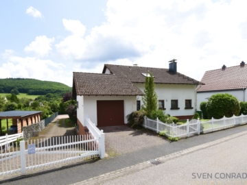 -RESERVIERT- Traumgarten & XXL-Stellfläche! Idyllisches Einfamilienhaus mit ELW in Kirn-Sulzbach, 55606 Kirn, Einfamilienhaus